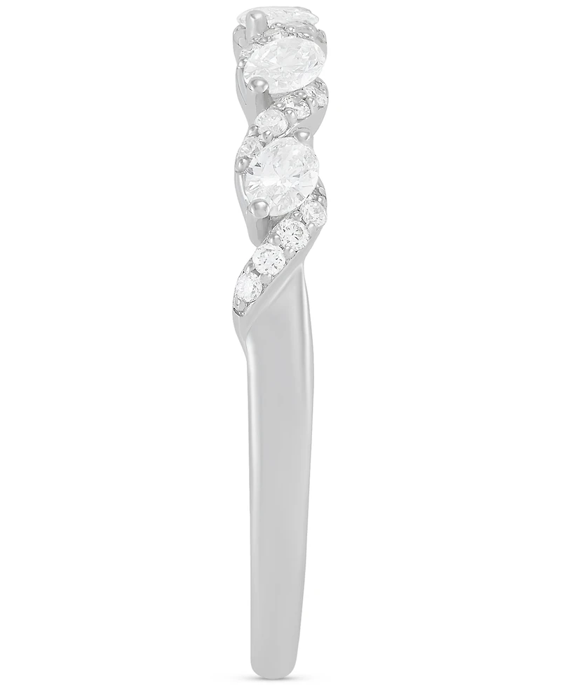 Diamond Oval & Round Twist Band (1/3 ct. t.w.) in 14k White Gold
