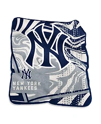 New York Yankees 50" x 60" Swirl Raschel Throw Blanket