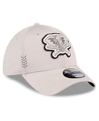 Men's New Era Cream Oakland Athletics 2024 Clubhouse 39THIRTY Flex Fit Hat