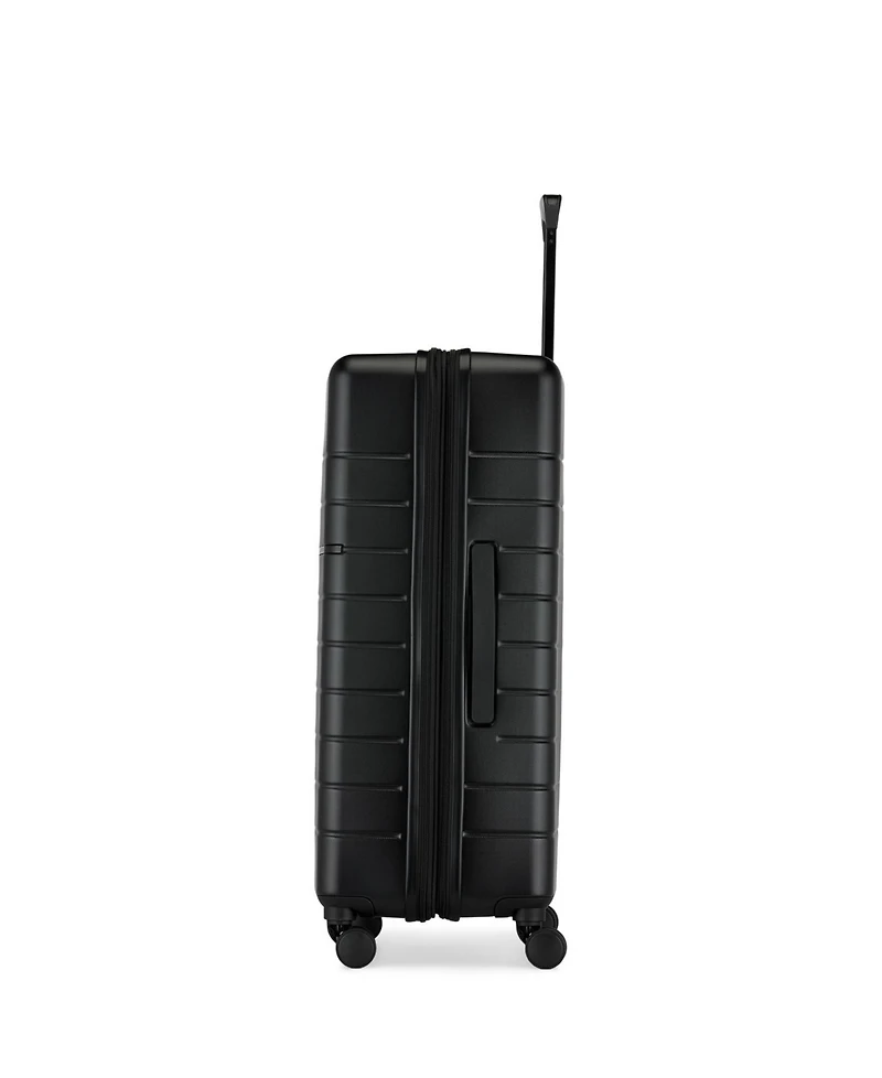 Bugatti Munich 28" Upright Luggage