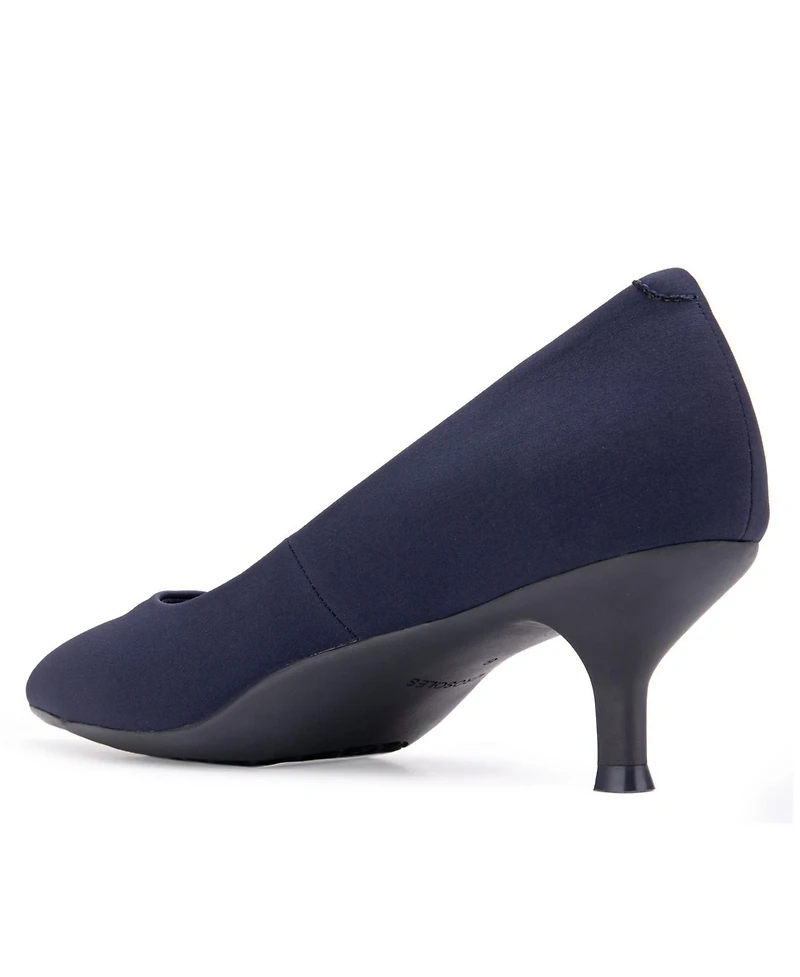 Aerosoles Women's Ludlow Closed Toe Kitten Heel