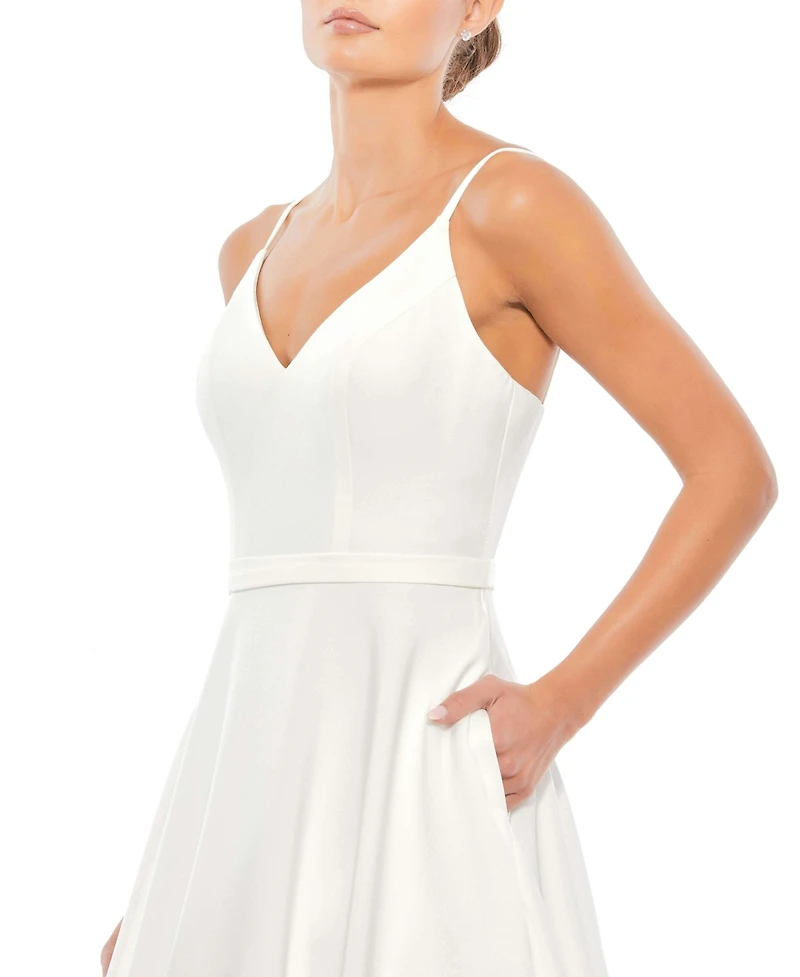 Mac Duggal Women's Ieena Classic A-Line V-Neck Ballgown