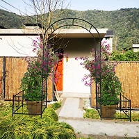 Streamdale Furniture Metal Garden Arch with Plant Stands for Climbing Plants