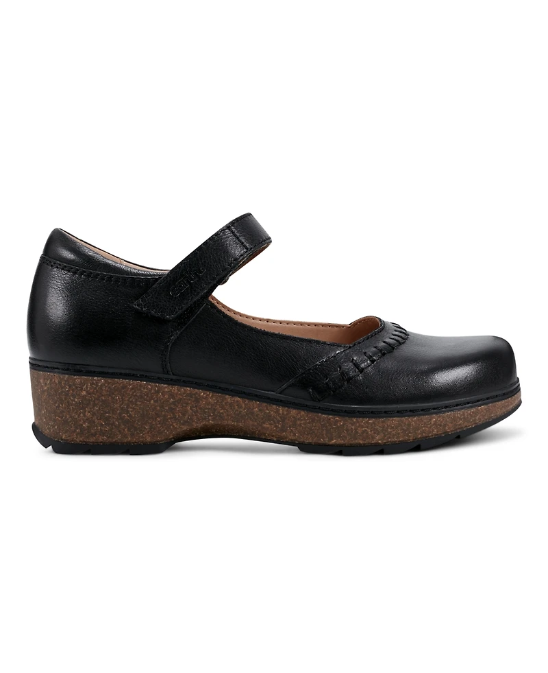 Earth Women's Kalece Leather Stitched Mary Jane Flats