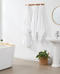 Christian Siriano Solid Bath Towel Set and Robe Gift Box