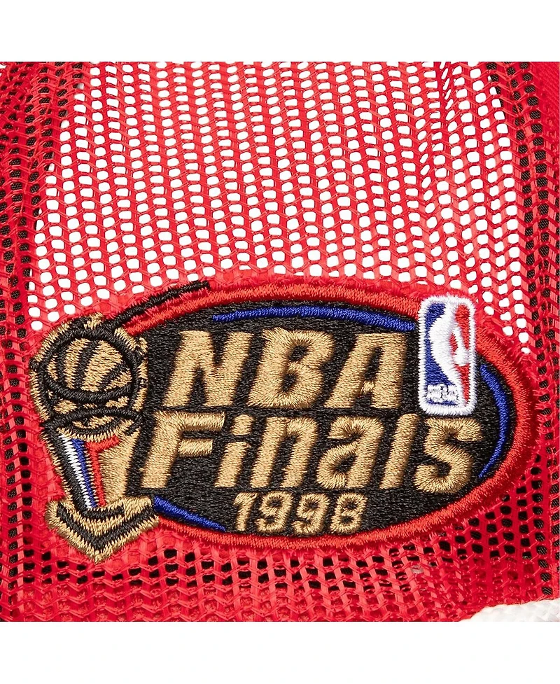 Mitchell & Ness Men's Red Chicago Bulls Roper Meshback Trucker Snapback Hat