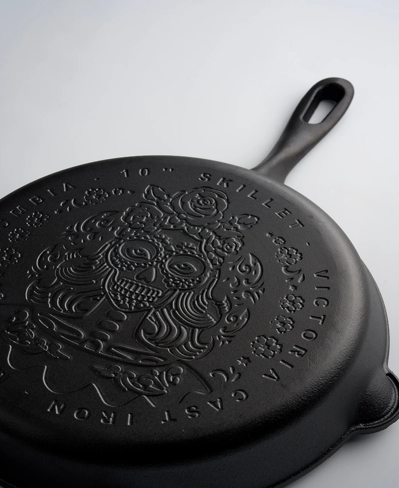 Victoria Cast Iron 10" Skillet with Helper Handle