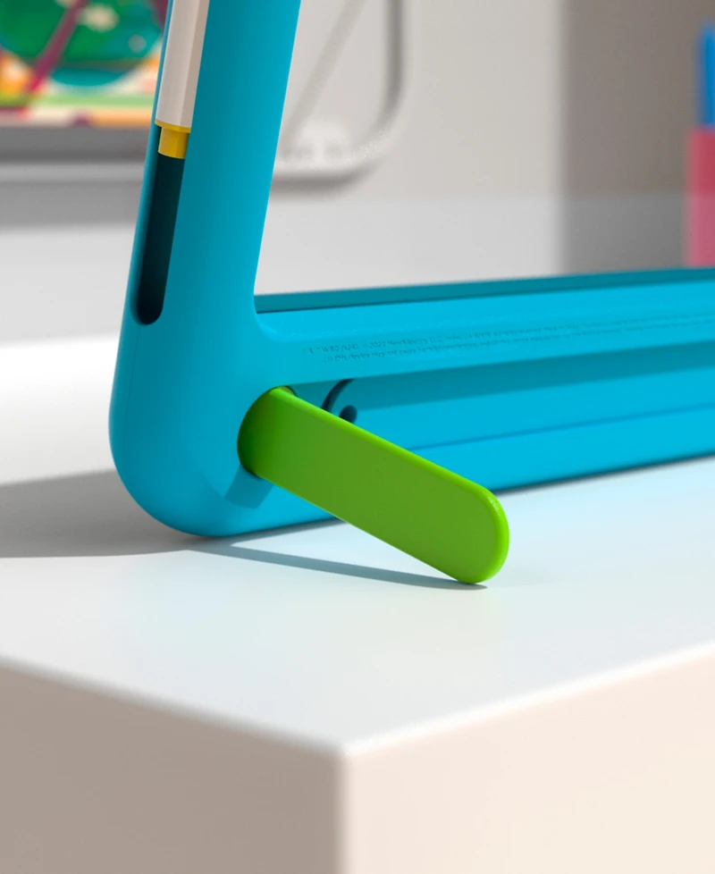 Discovery Kids Neon Glow Tablet Light-Up Art Board