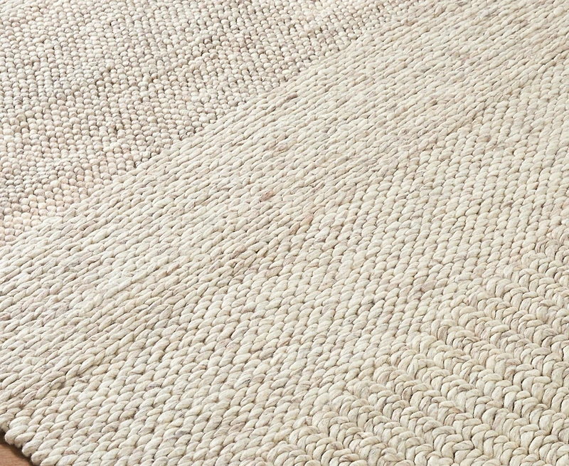 Surya Mae 541321 5'x7'6" Area Rug