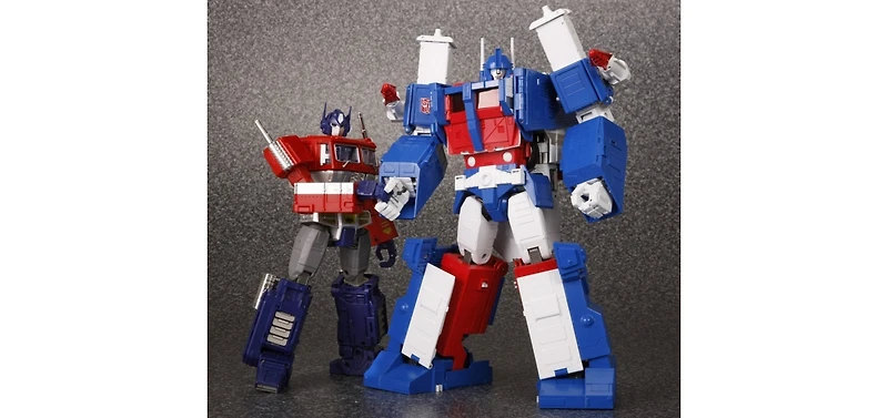 Transformers Mp-22 Ultra Magnus Perfect Edition with Trailer Masterpiece