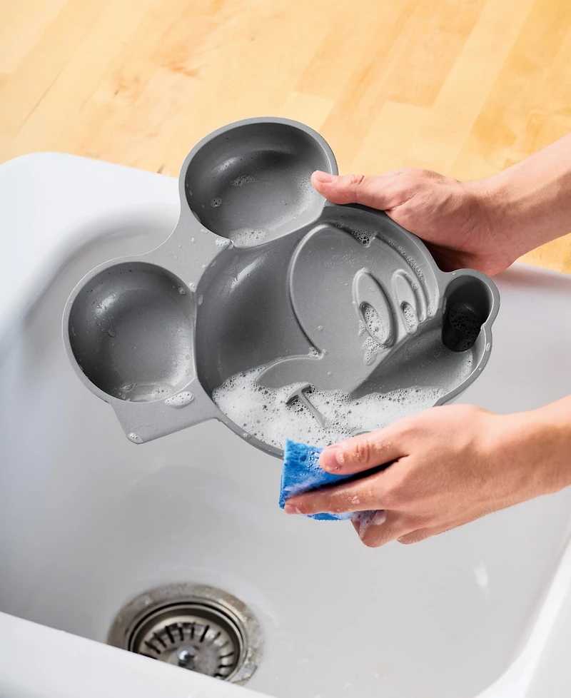 Farberware Cast Aluminum 11" 3D Disney Mickey Mouse Cake Pan