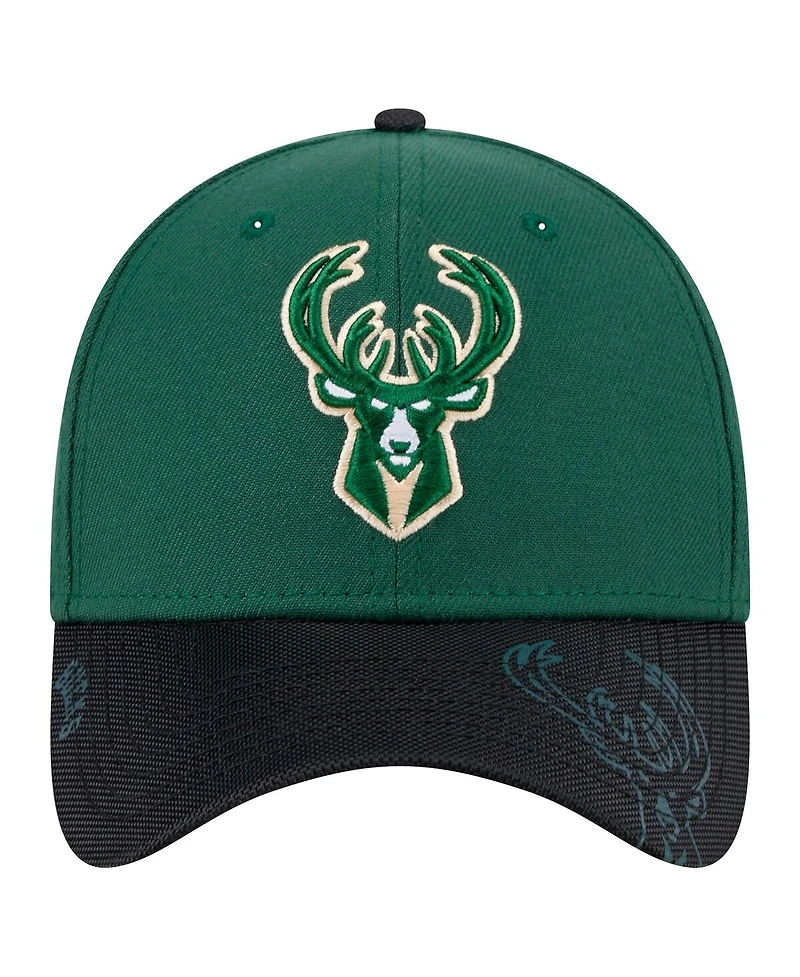 New Era Men's Hunter Green Milwaukee Bucks Sport Night Visor Hit 39THIRTY Flex Hat