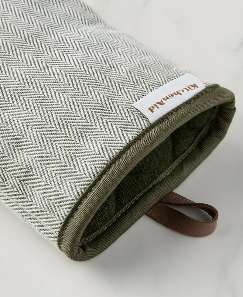 KitchenAid Design Series Herringbone Ribbed Soft Silicone 2-Pc. Mini Mitt Set
