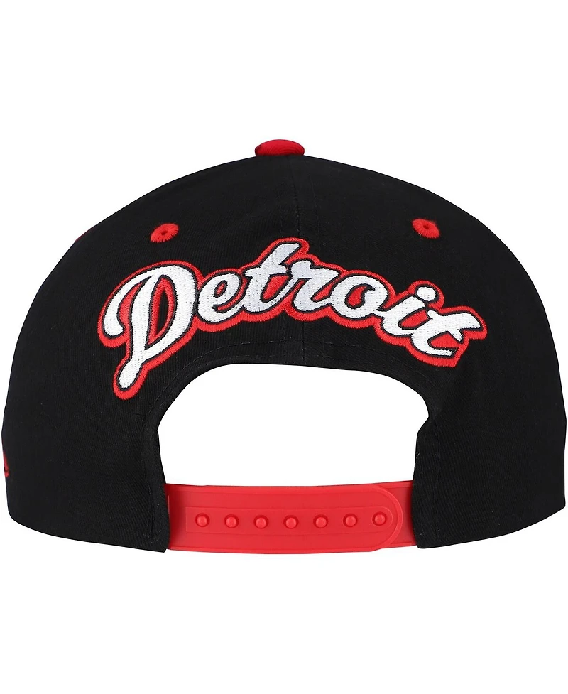 Mitchell & Ness Men's Black/Red Detroit Red Wings Backside Script Two-Tone Pro Crown Adjustable Hat