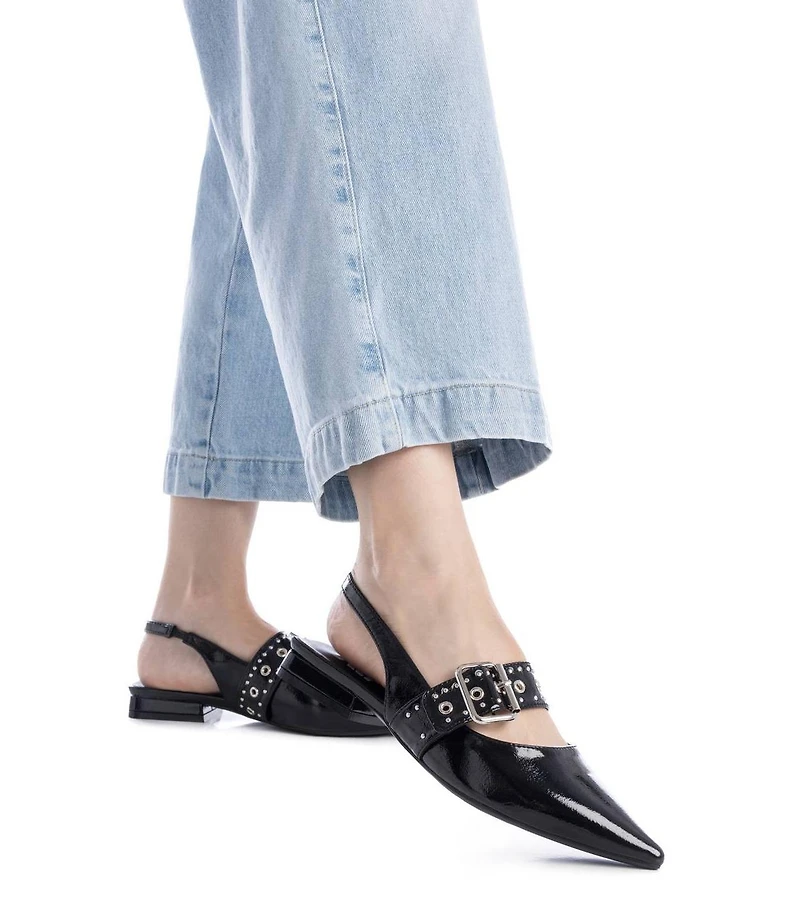 Xti Women's Wide Bucke Flats