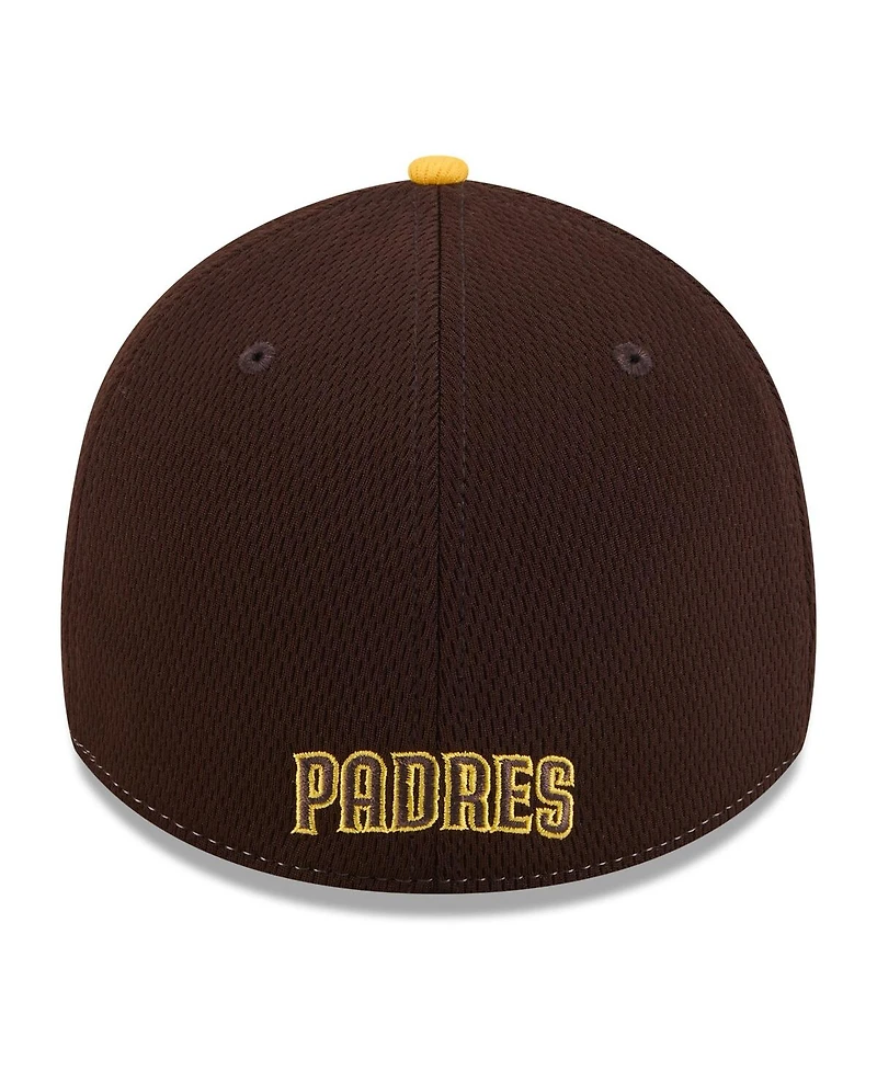 New Era Men's Brown/Gold San Diego Padres 2025 Mlb Clubhouse 39THIRTY Flex Hat