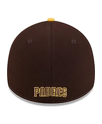 New Era Men's Brown/Gold San Diego Padres 2025 Mlb Clubhouse 39THIRTY Flex Hat