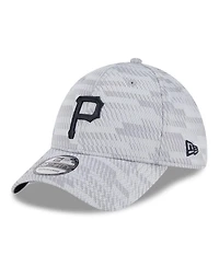New Era Men's Gray Pittsburgh Pirates 2025 Mlb Clubhouse 39THIRTY Flex Hat