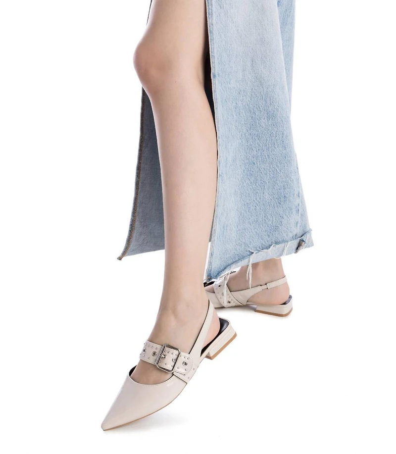 Xti Women's Wide Bucke Flats