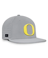 Nike Men's Gray Oregon Ducks On-Field Dugout True Performance Fitted Hat