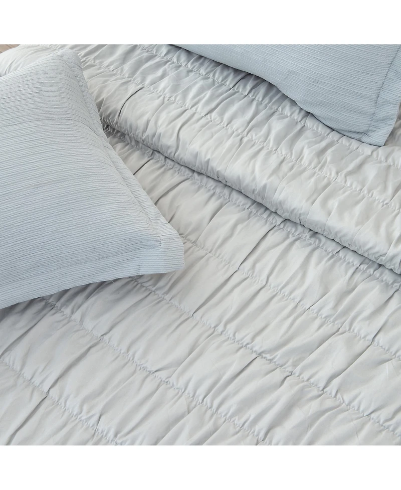 Linery & Co. Textured Spandex Solid Quilt Set With Shams