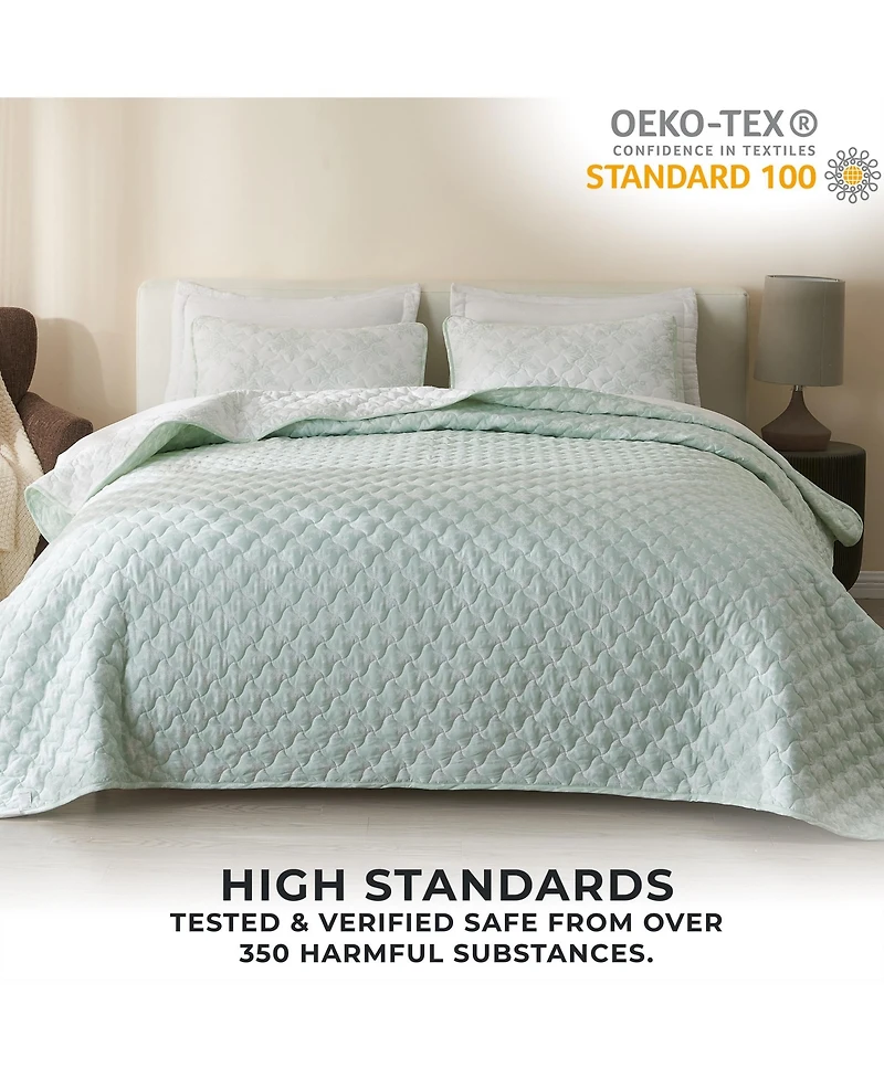 Linery & Co. Snowflake Printed Microfiber Quilt Set with Shams