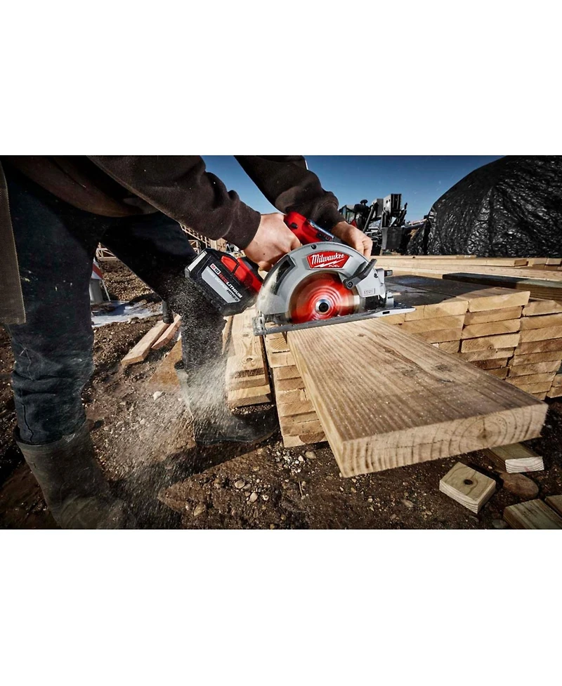 Milwaukee 2732-21HD M18 Fuel 18V Lithium-Ion Brushless Cordless 7-1/4 in. Circular Saw Kit with Battery, Charger, Tool Bag