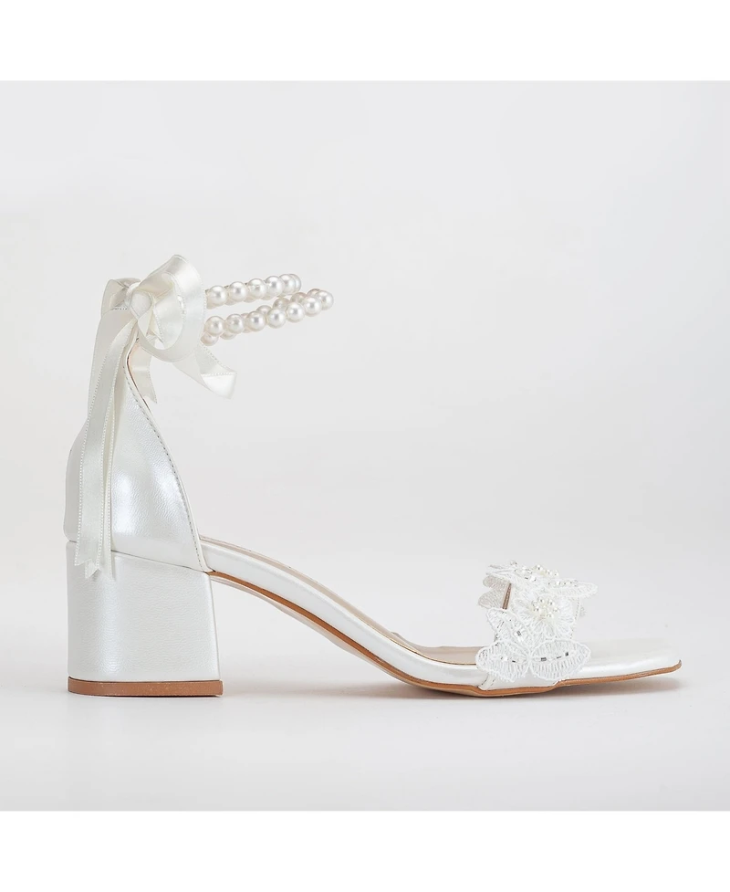 Amber Lace Sandals with Pearls