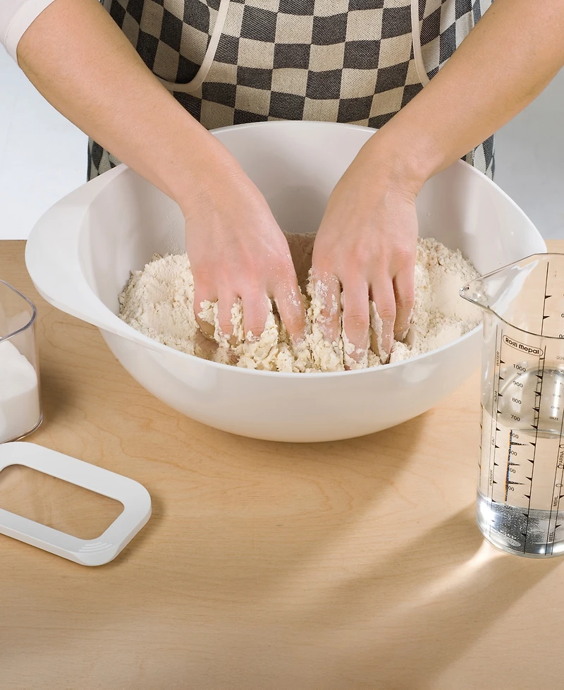 Rosti Margrethe 6.3-Quart Bowl with Silicone Spatula