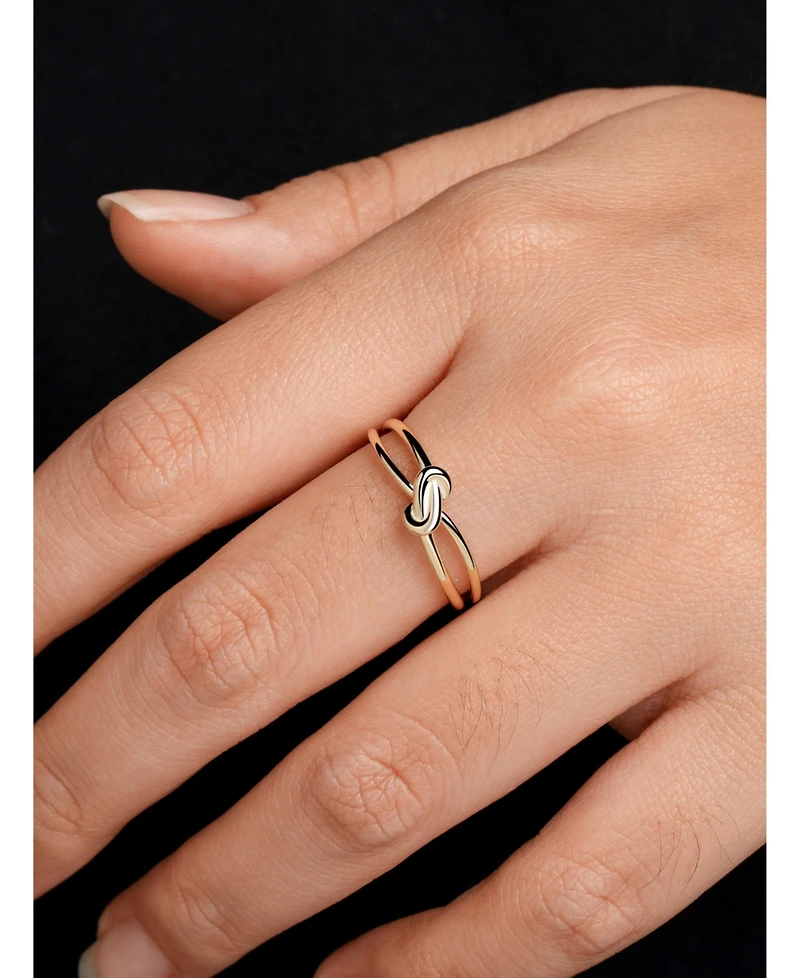 Devata Love Knot Ring in 14K Gold, Size 8, approx. 1.9 grams.
