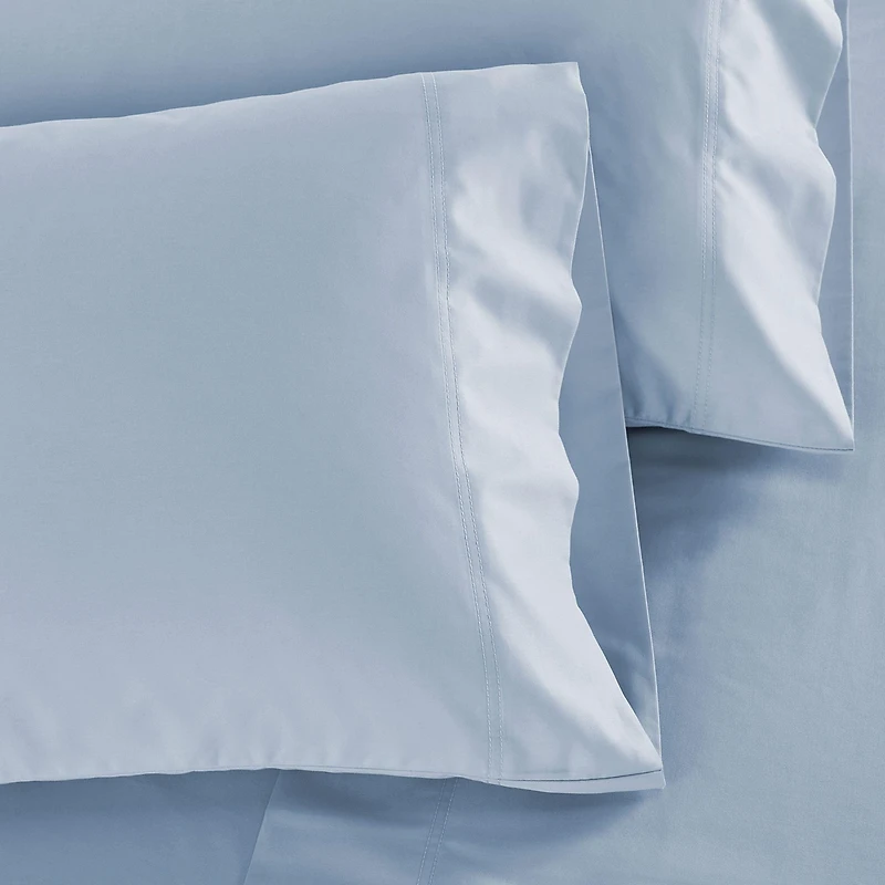 Luxuriously Soft Hotel Quality 600 Thread Count, 100% Cotton Set of 2 Cases, Crisp & Cool Pillow Fits King Pillows by California Design Den