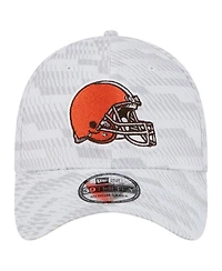 New Era Men's White Cleveland Browns Gameday Graded 39THIRTY Flex Hat