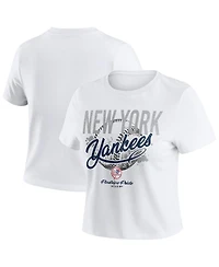 Wear by Erin Andrews Women's White New York Yankees Distressed Cropped Baby T-Shirt