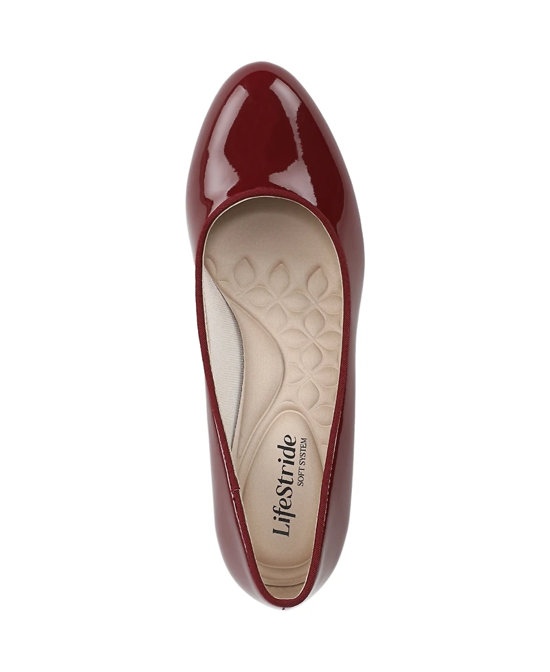 LifeStride Women's Parigi-Plus Dress Pumps