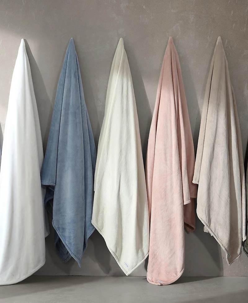 Calvin Klein Core Plush Solid Blanket