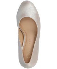 Journee Collection Women's Seraphina Round Toe Pumps