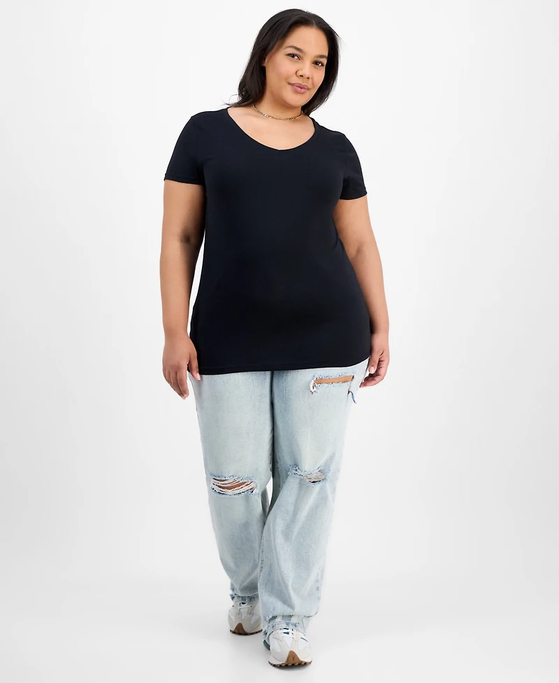 Trendy Plus Fitted V-Neck T-Shirt