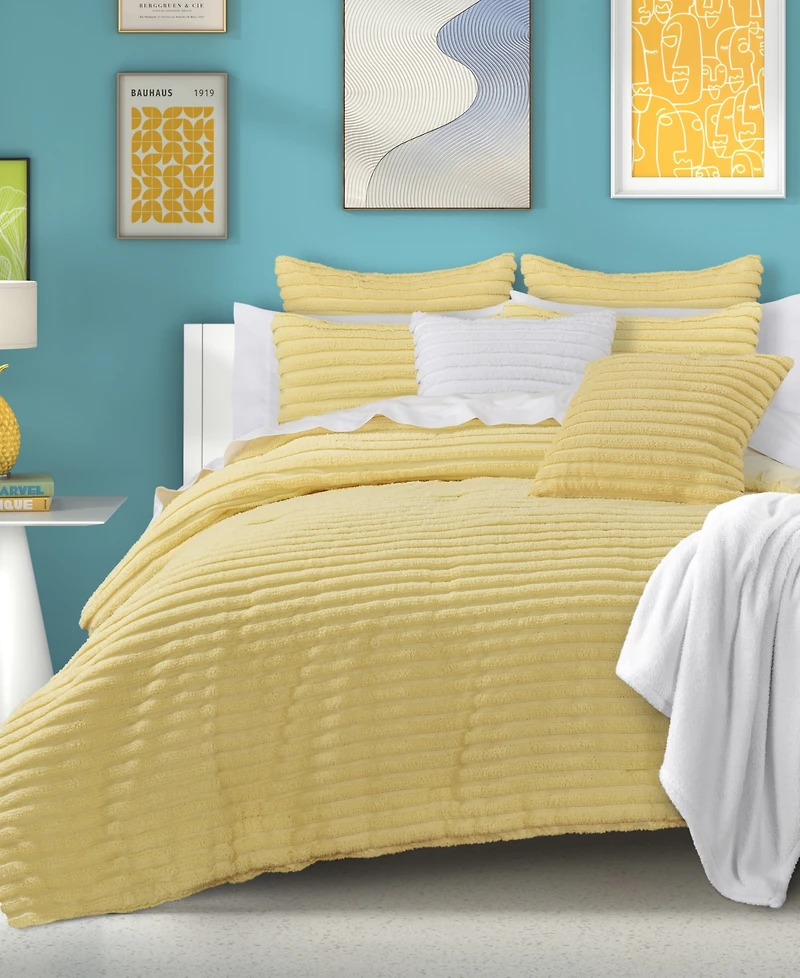 J by Queen Bold Darby Decorative Pillow, 20" x