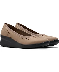 Clarks Collection Women's Suttyn Kaylie Slip-On Shoes