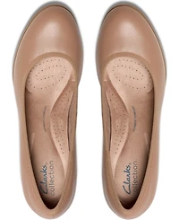 Clarks Women's Bayla Carly Slip-On Pumps