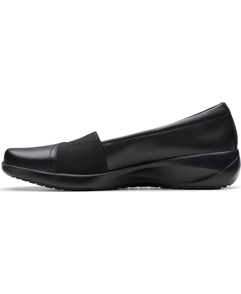 Clarks Women's Kaetlyn Rhea Round Toe Loafers