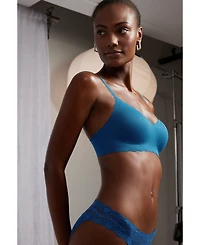 b.tempt'd by Wacoal Women's b.wow'd Lace Wireless Bra 952587