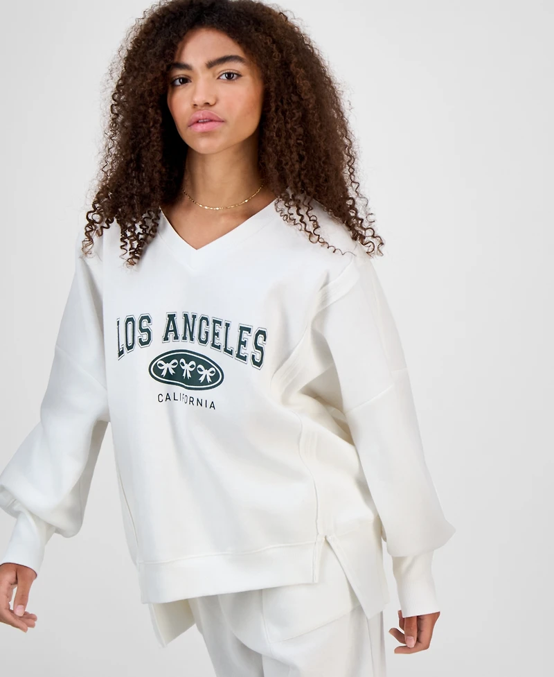 Planet Gold Juniors' Oversized Graphic-Print Sweatshirt