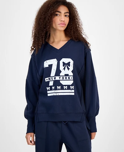Planet Gold Juniors' Oversized Graphic-Print Sweatshirt