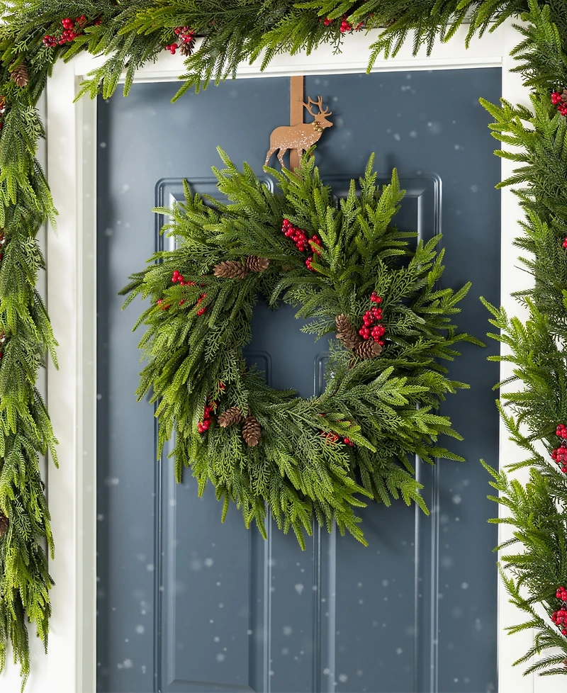 Glitzhome 24" Polyethylene Christmas Dripping Wreath
