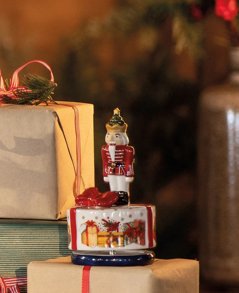 Villeroy & Boch Nostalgic Melody Nutcracker Musical Figurine