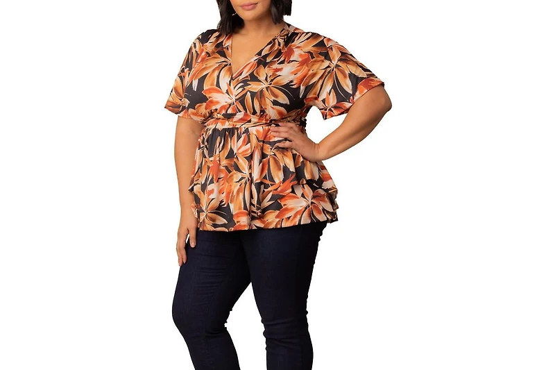 Kiyonna Plus Encore Short Sleeve Printed Top