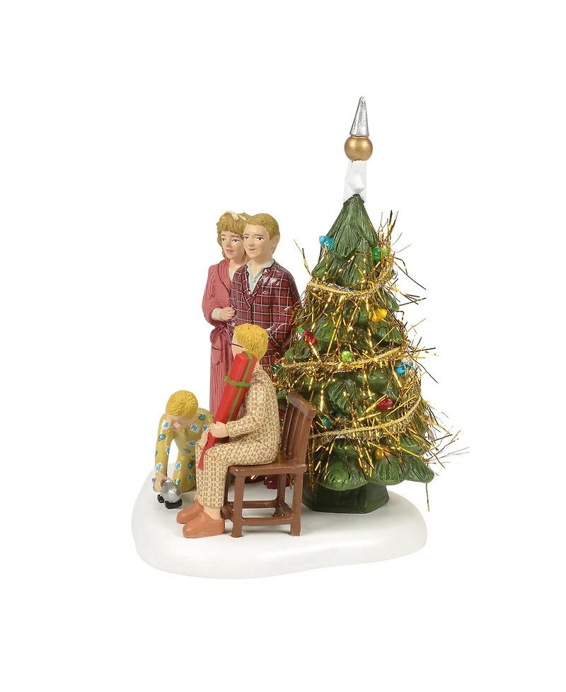 Department 56 The Family Opens Their Gifts Village Accessory
