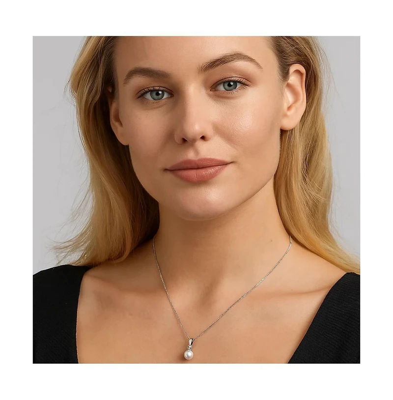 Pearl Pendant Necklace with Cubic Zirconia Accent Stone Necklace