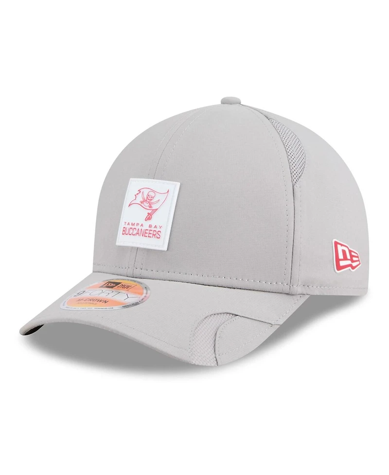 New Era Men's Tampa Bay Buccaneers 2025 Sideline M-crown 9FORTY Adjustable Hat